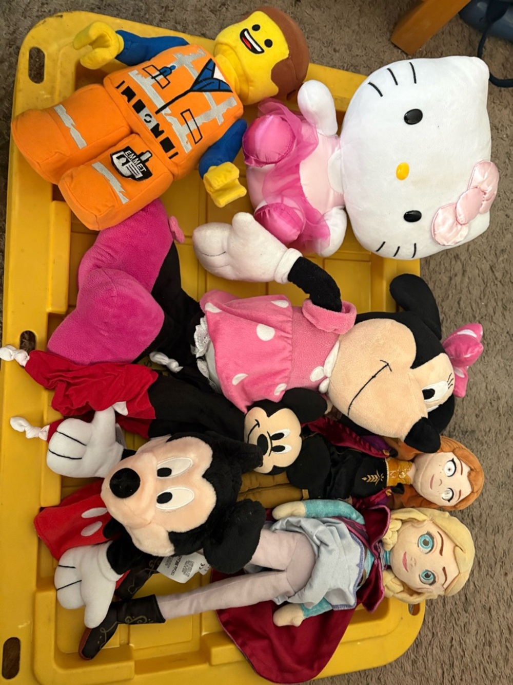 LOT OF RANDOM PLUSH ANIMALS - Picture 3 of 5